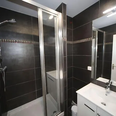 De 11 Personnes A La Campagne *