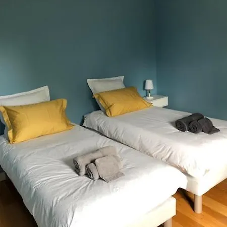 De 11 Personnes A La Campagne Tatil Evi Nanteuil-sur-Marne